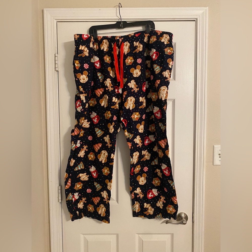 Old Navy/Disney Women’s Navy Blue Holiday  Pajama Pants. 3X. Excellent Condition